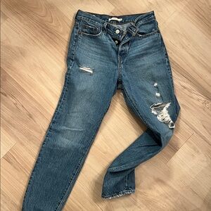 Levis Wedgie Distressed Jeans Straight Leg Medium Wash High Rise Sz. 26